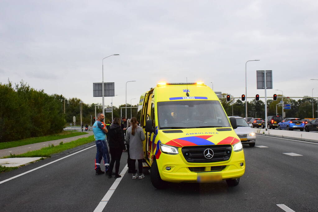 Twee bestelbussen en personenwagen betrokken bij kettingbotsing