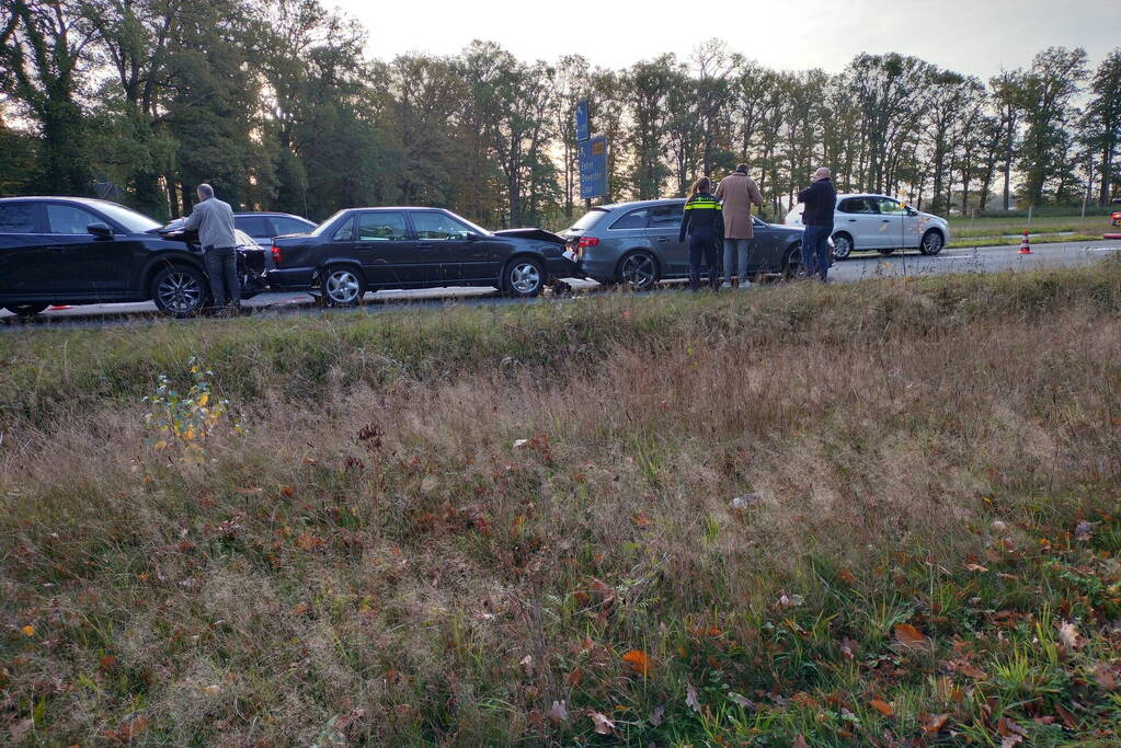 Veel schade na kop-staart aanrijding