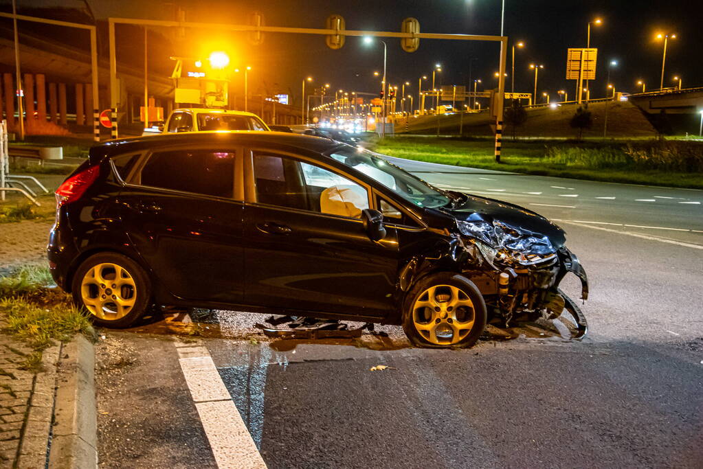 Veel schade na flinke aanrijding