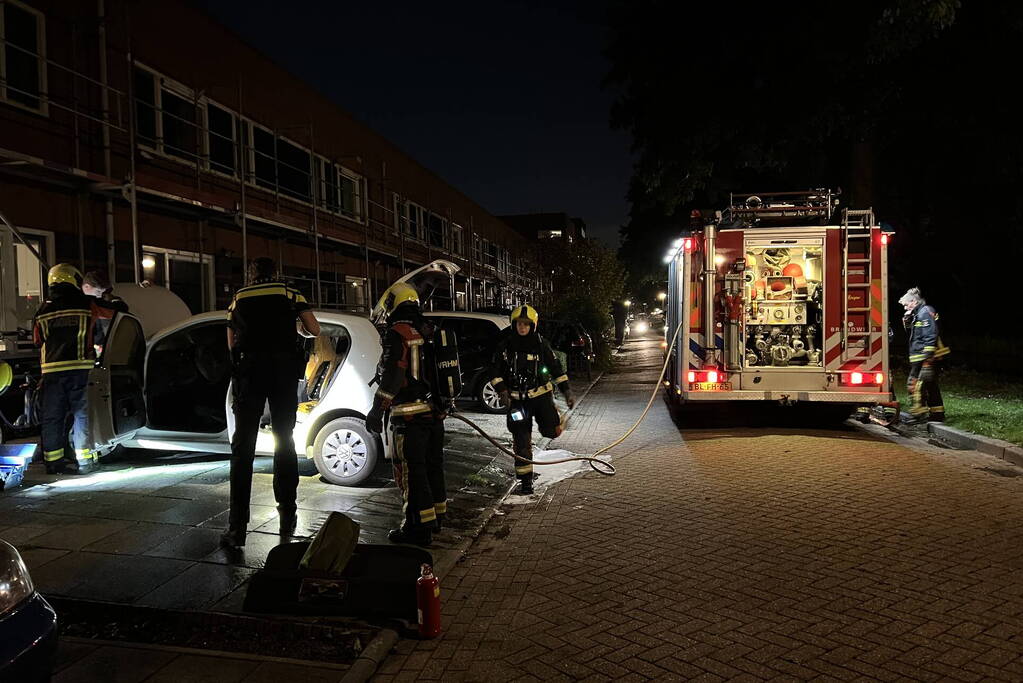 Personenwagen loopt flinke schade op door brand