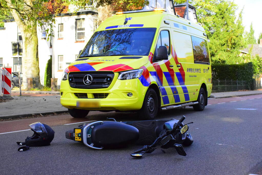 Brommerrijder en e-bike botsen op elkaar