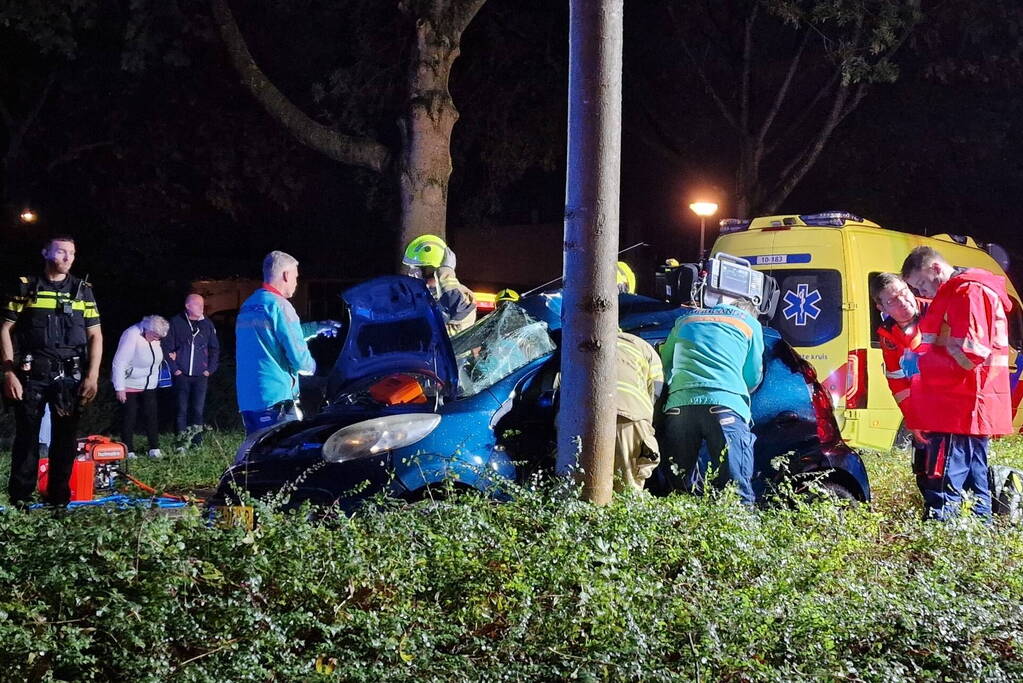 Twee gewonden bij ernstig eenzijdig ongeval