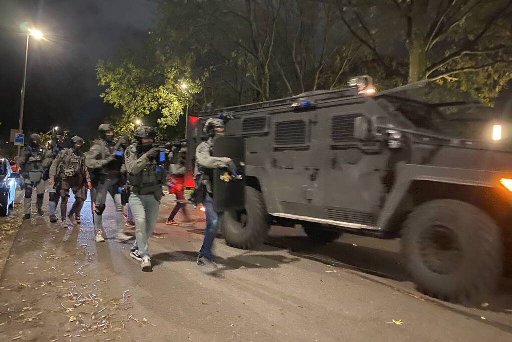 Arrestatieteam oefent gijzeling in school