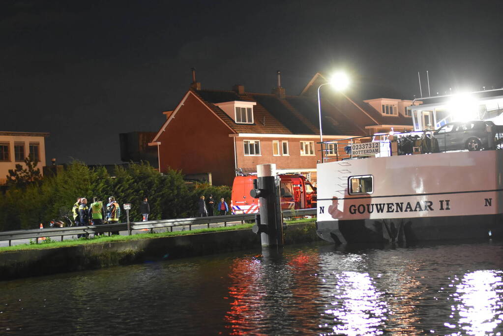 Brandweer groots ingezet voor zinkend containerschip