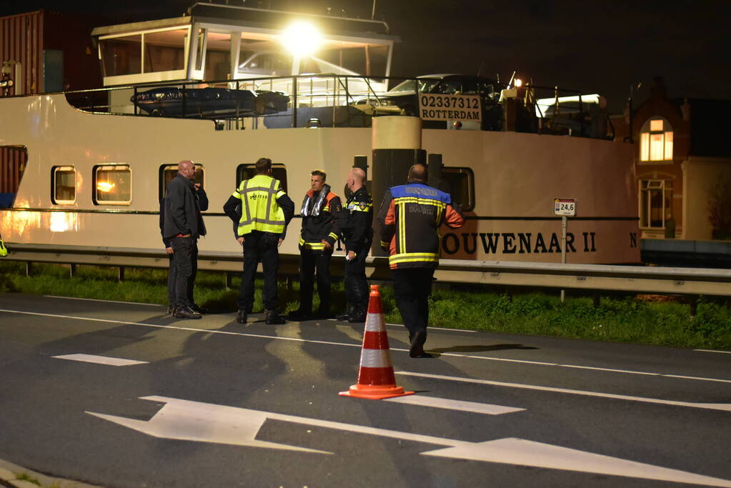 Brandweer groots ingezet voor zinkend containerschip