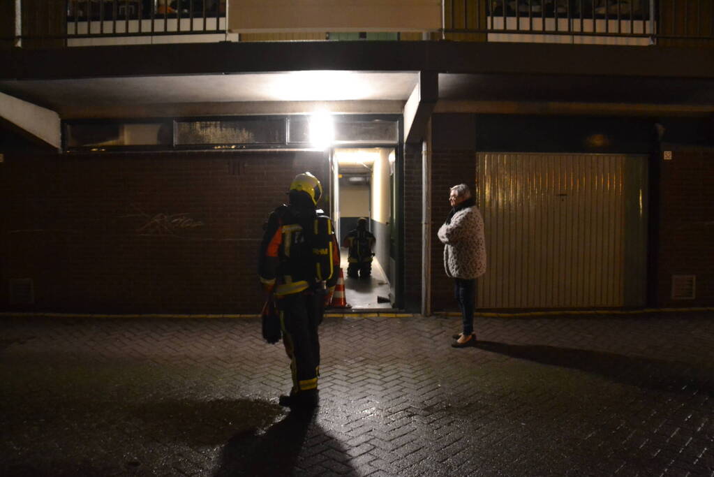 Brandweer onderzoekt benzinelucht