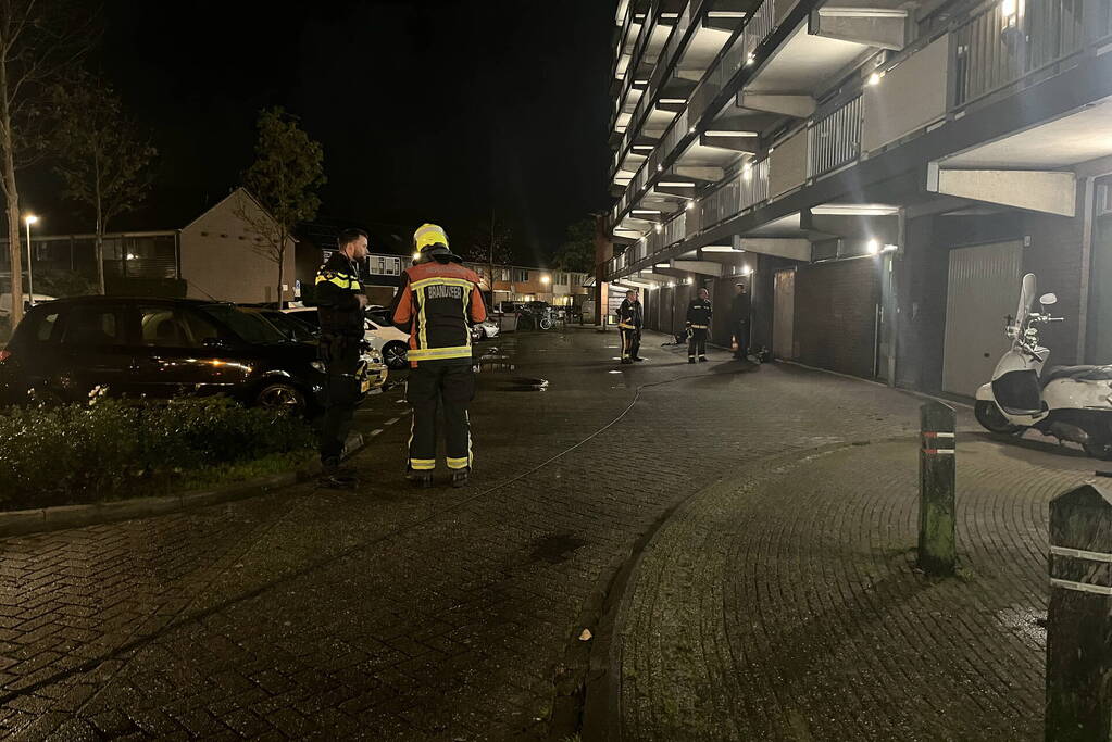 Brandweer onderzoekt benzinelucht