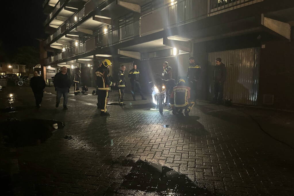 Brandweer onderzoekt benzinelucht