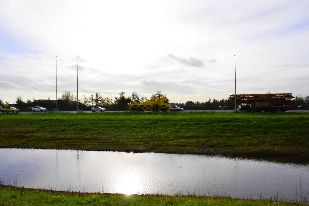 Afrit afgesloten door defecte kraanwagen