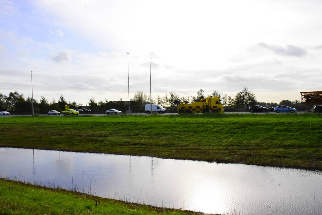 Afrit afgesloten door defecte kraanwagen