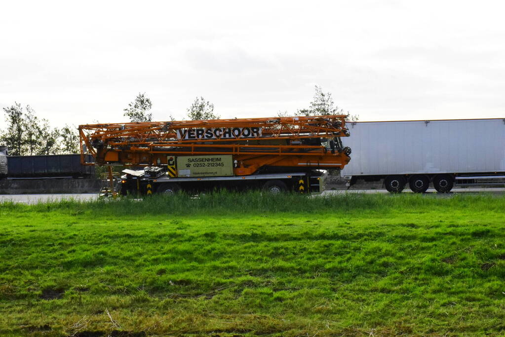 Afrit afgesloten door defecte kraanwagen