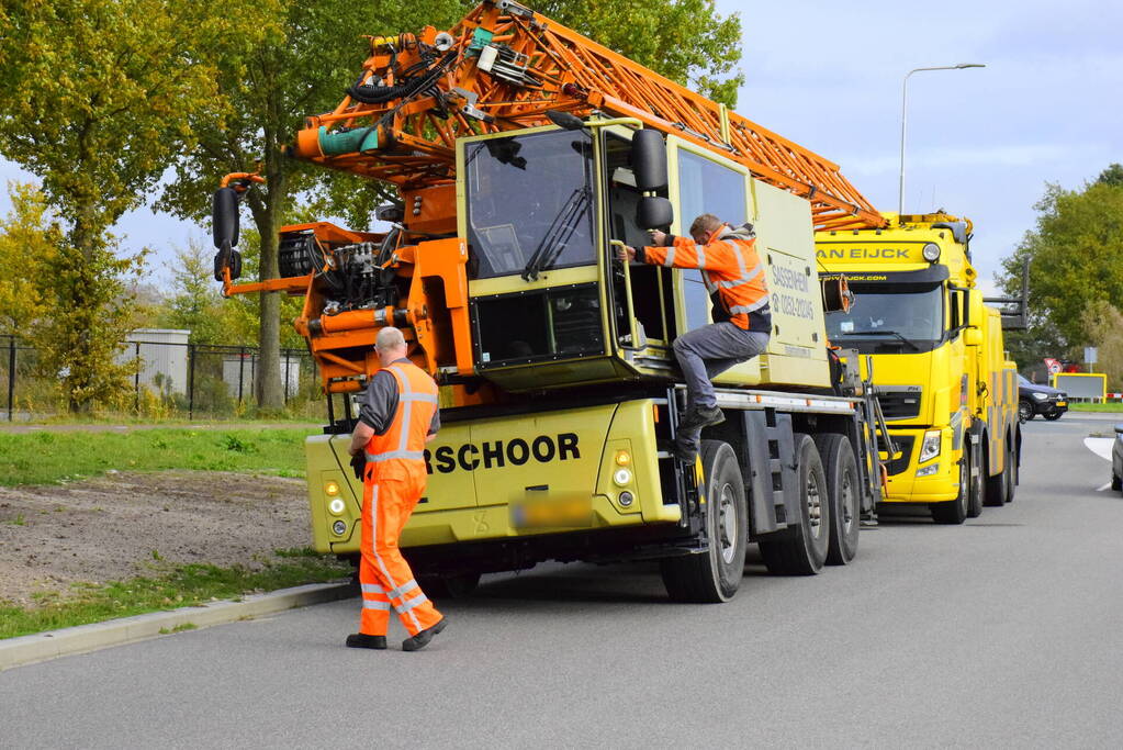 Afrit afgesloten door defecte kraanwagen