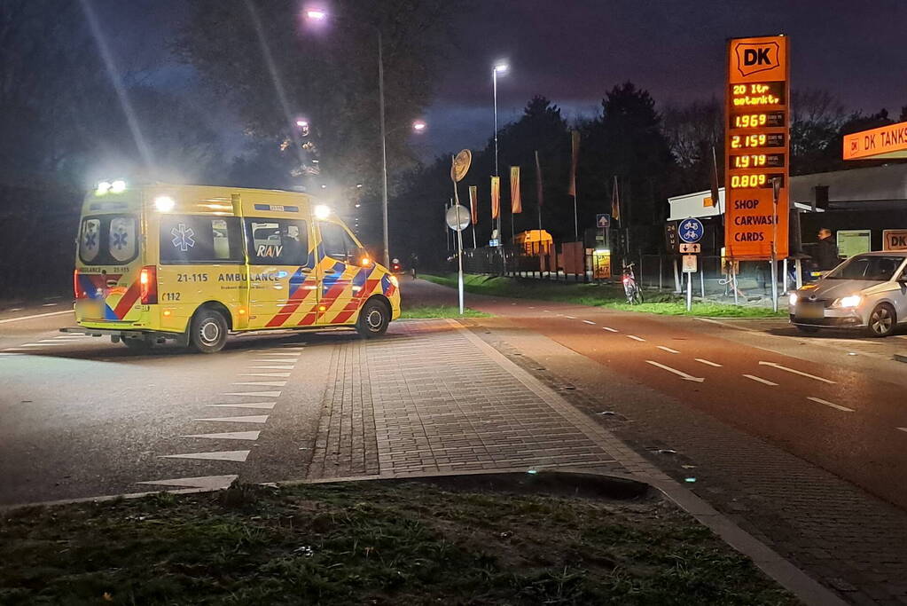 Gewonde na botsing tussen auto en scooter