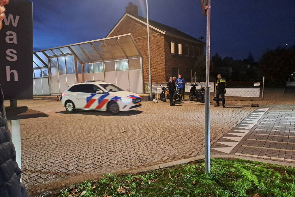 Gewonde na botsing tussen auto en scooter