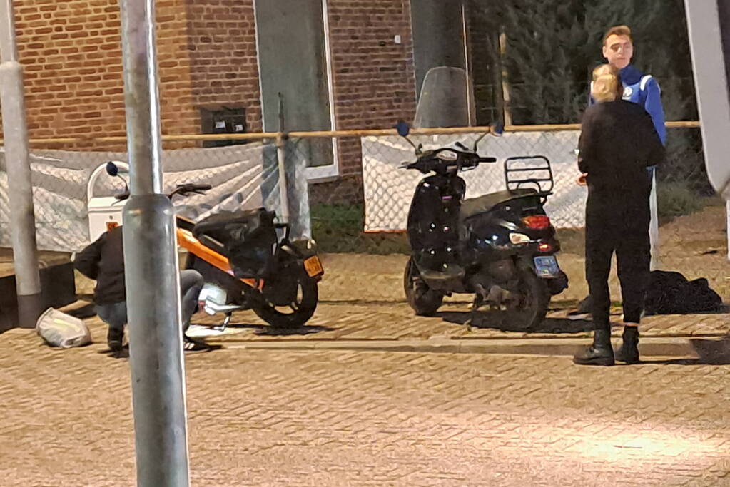 Gewonde na botsing tussen auto en scooter