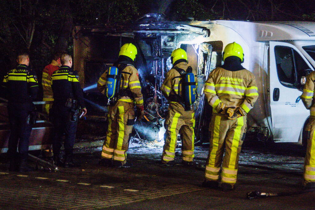 Wederom camper in brand gestoken