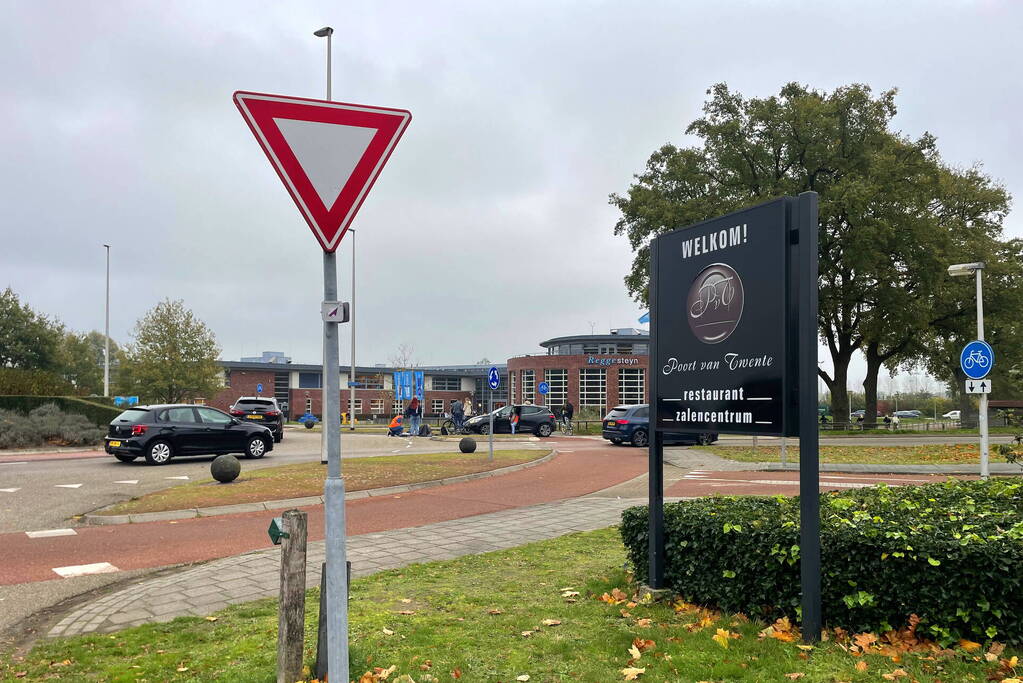 Overstekende fietser aangereden door auto