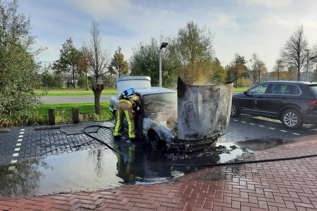 Hevige rookontwikkeling bij autobrand