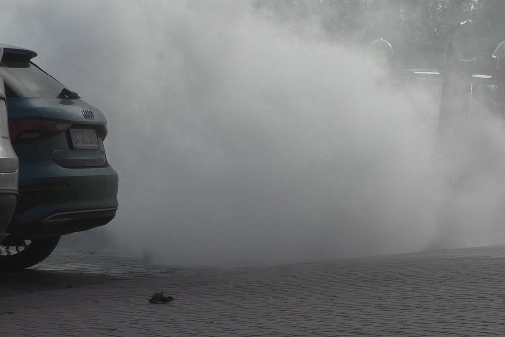 Hevige rookontwikkeling bij autobrand