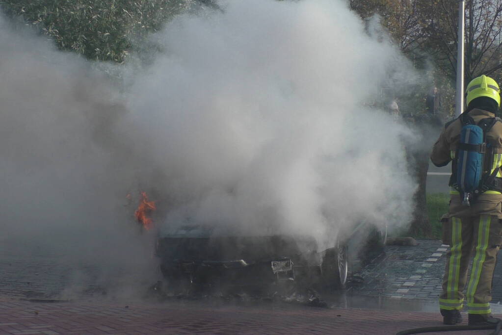 Hevige rookontwikkeling bij autobrand