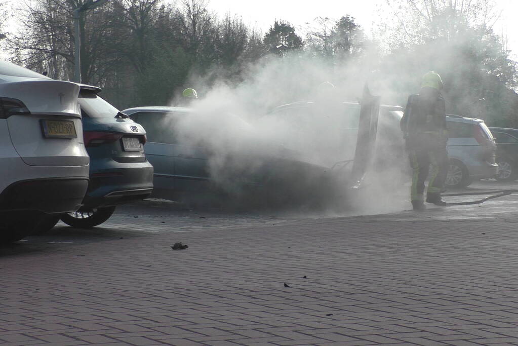 Hevige rookontwikkeling bij autobrand
