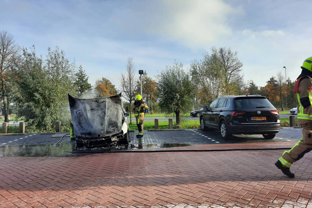 Hevige rookontwikkeling bij autobrand