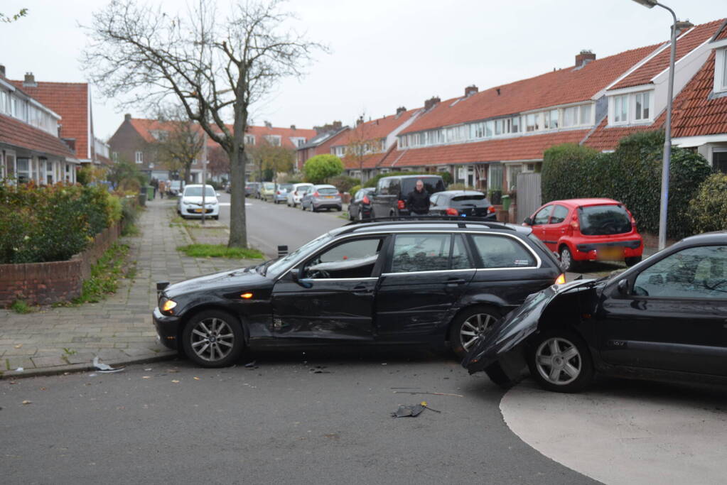 Veel materiele schade bij aanrijding