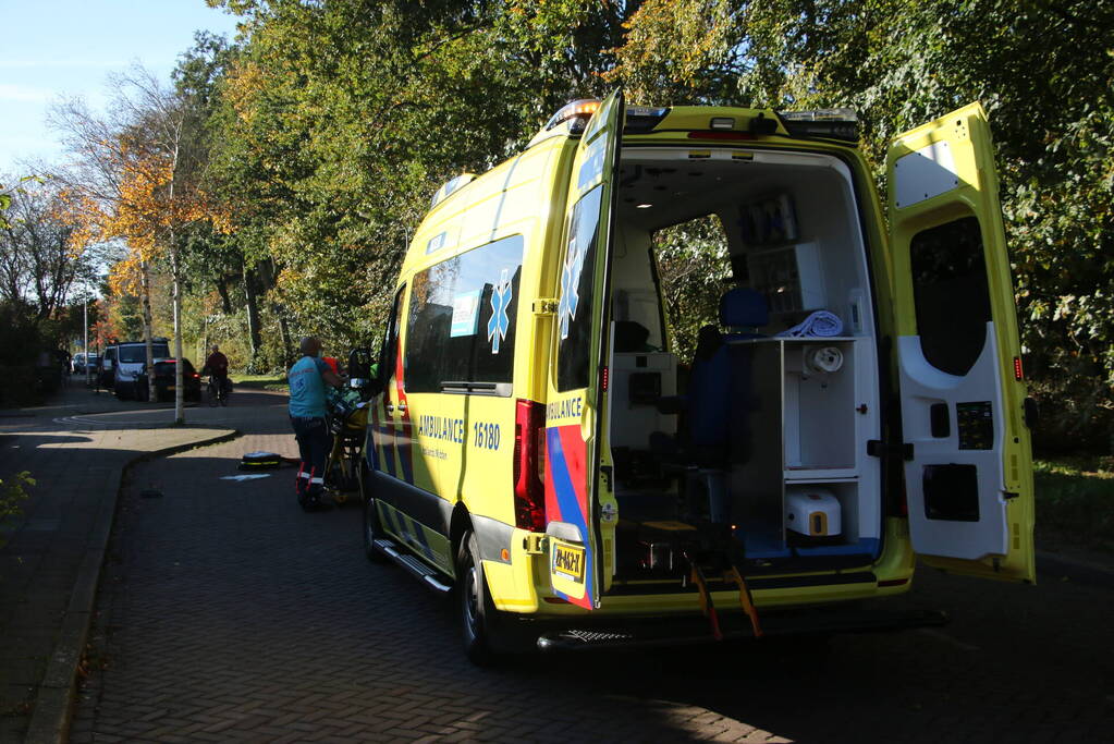 Fietser zwaargewond bij aanrijding