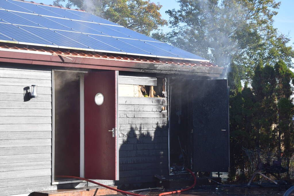 Uitslaande brand in clubgebouw tennisvereniging