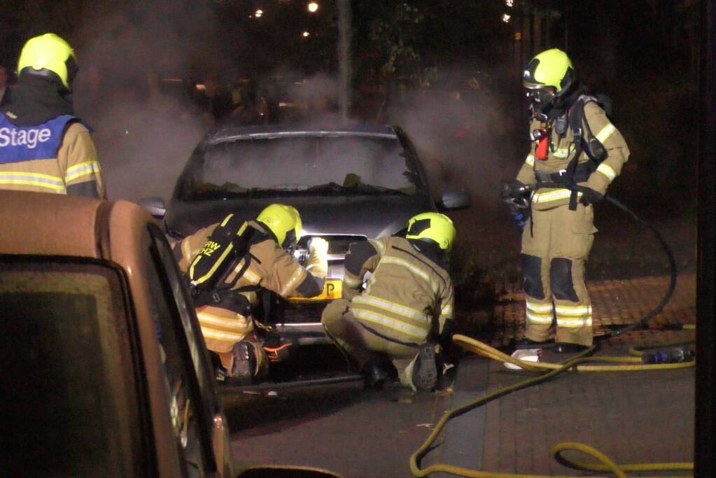 Auto gaat in vlammen op