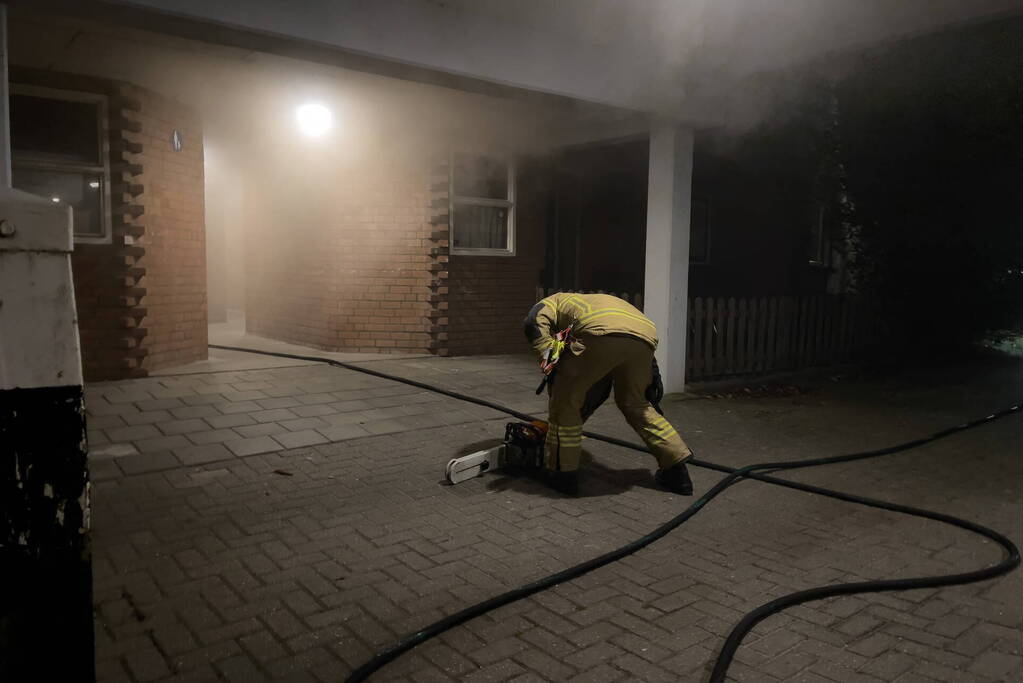 Wietkwekerij ontdekt na brand in schuur van woning