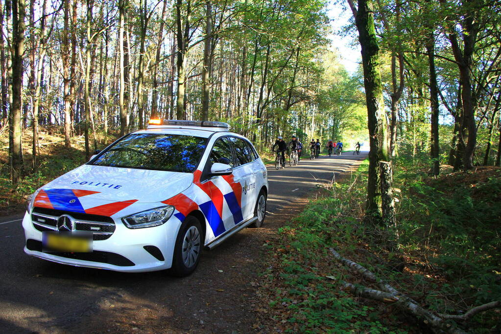 Meerdere mountainbikers ten val in bos, één zwaargewond