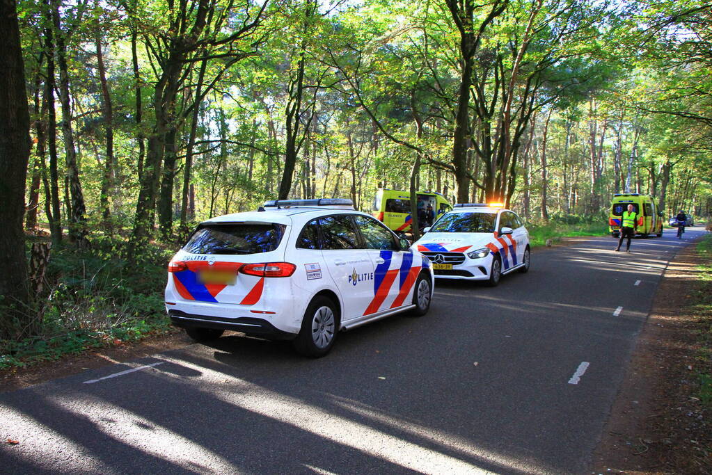 Meerdere mountainbikers ten val in bos, één zwaargewond