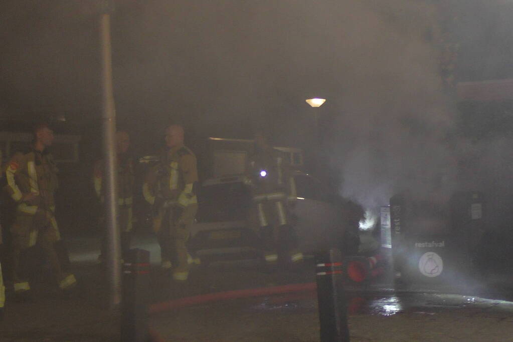 Veel rookontwikkeling bij brand in container