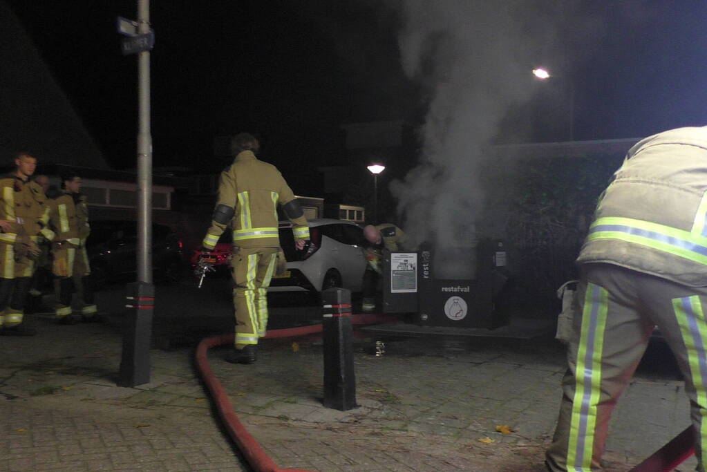 Veel rookontwikkeling bij brand in container