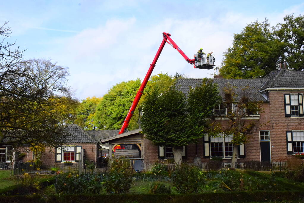 Schoorsteenbrand bij kampeerboerderij De Houtkamp