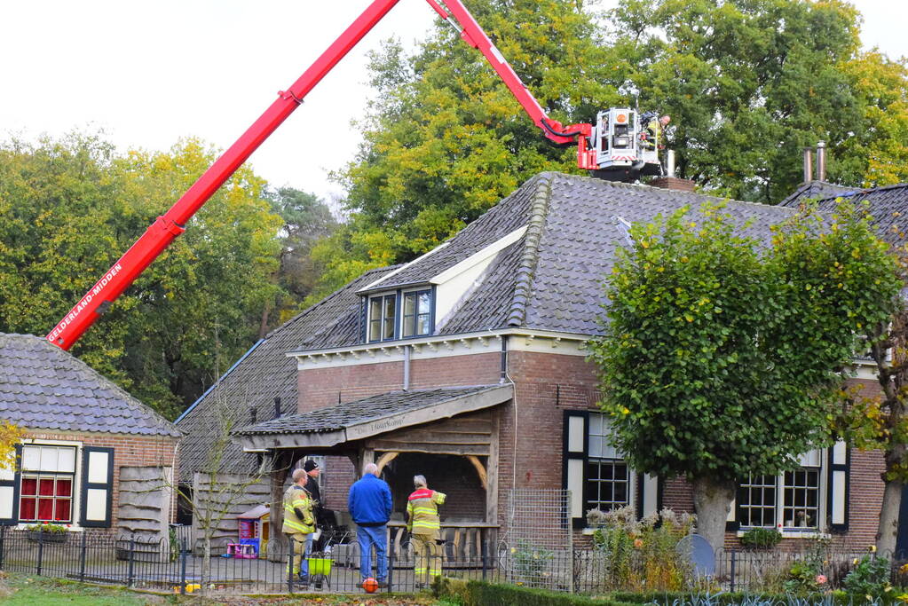 Schoorsteenbrand bij kampeerboerderij De Houtkamp