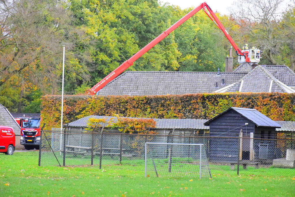 Schoorsteenbrand bij kampeerboerderij De Houtkamp