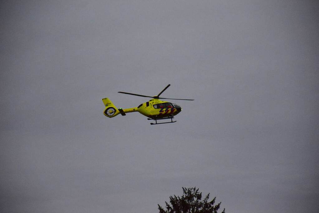 Traumahelikopter landt voor incident in woning