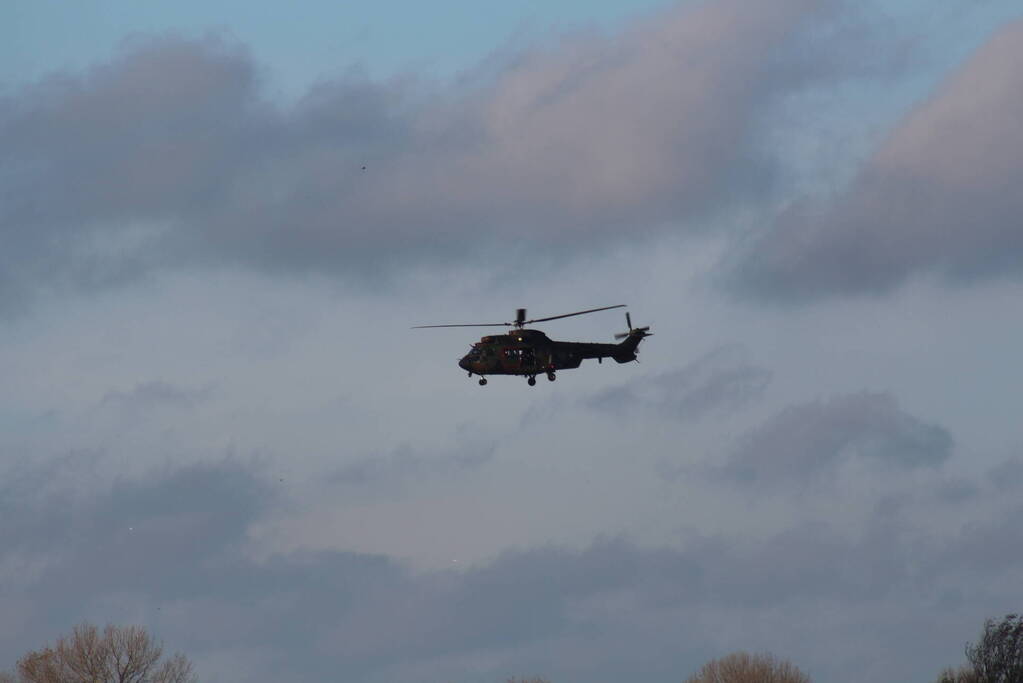 Militaire oefening op vliegbasis Valkenburg
