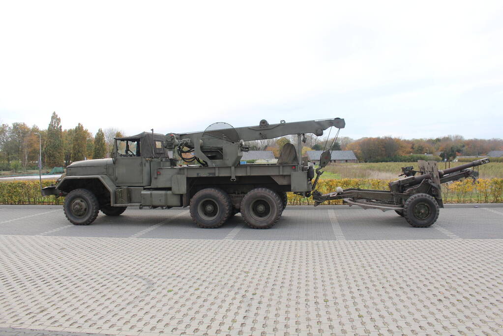 Militaire oefening op vliegbasis Valkenburg