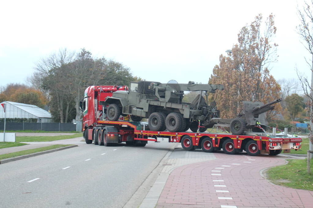 Militaire oefening op vliegbasis Valkenburg