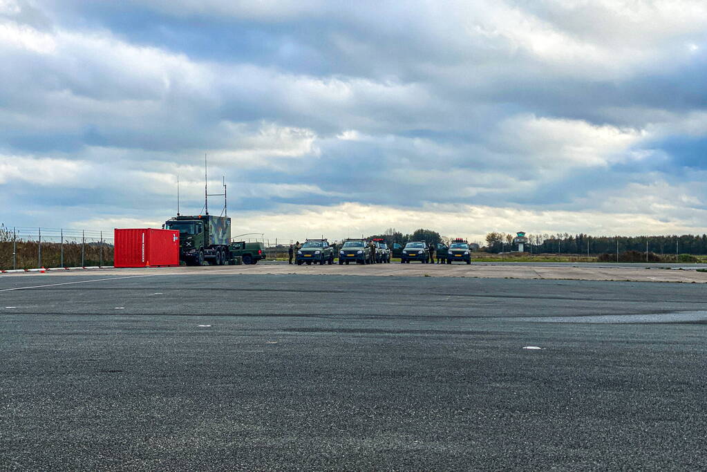 Militaire oefening op vliegbasis Valkenburg