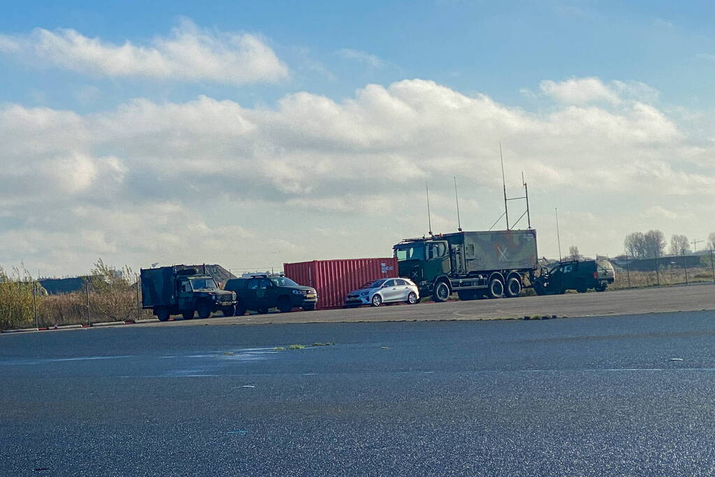 Militaire oefening op vliegbasis Valkenburg