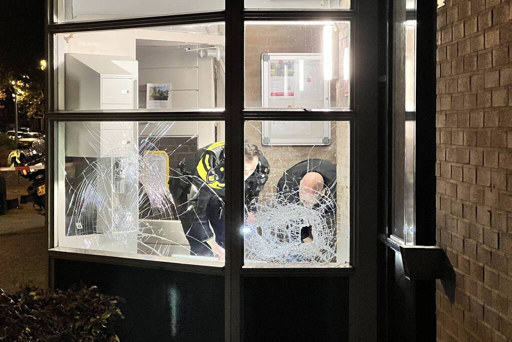 Portiek van wooncomplex vernield door explosief