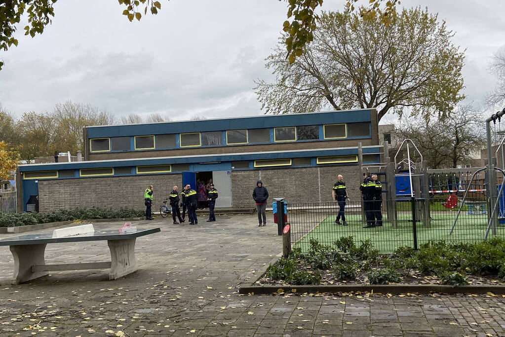 Brandweer doet onderzoek naar vreemde lucht bij Stedelijk Dalton Lyceum