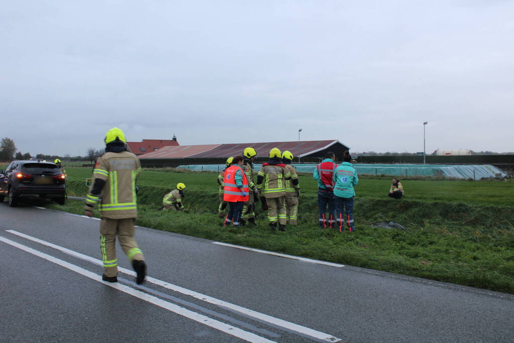 Bestuurder gewond na te water raken met voertuig
