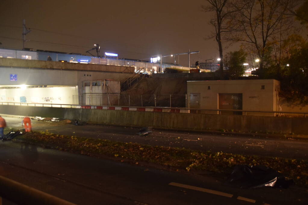 Weg afgesloten door plaatsing voetgangersbrug