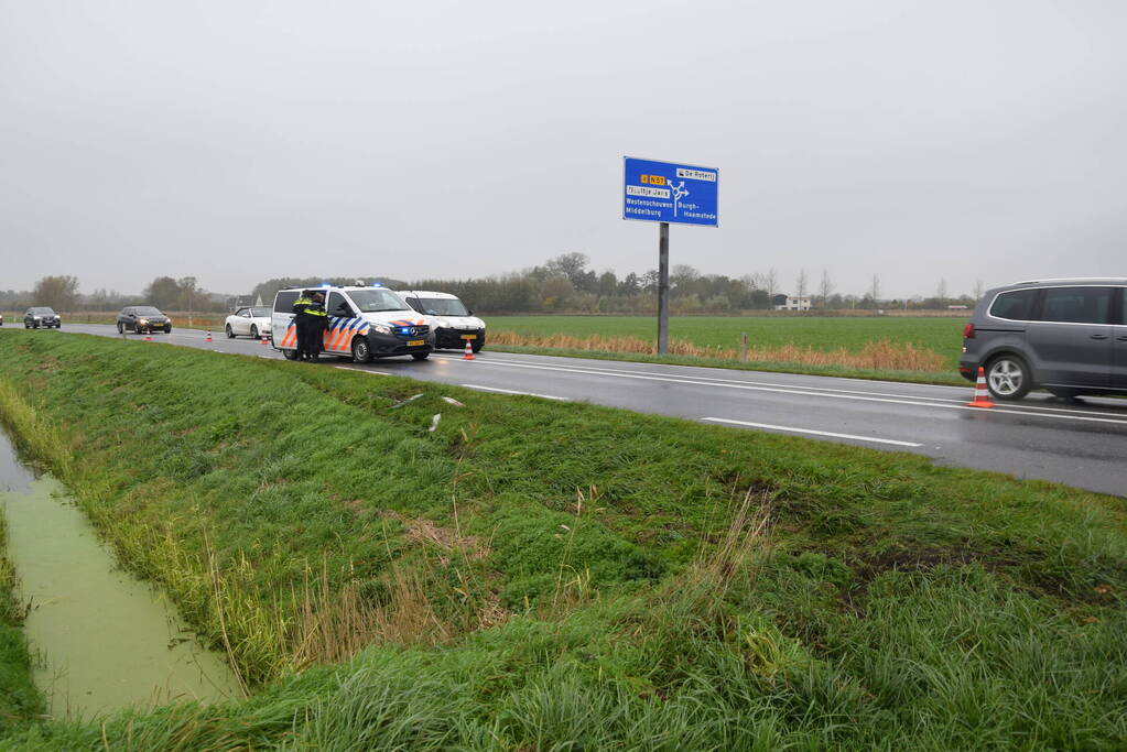 Dronken bestuurder belandt in sloot