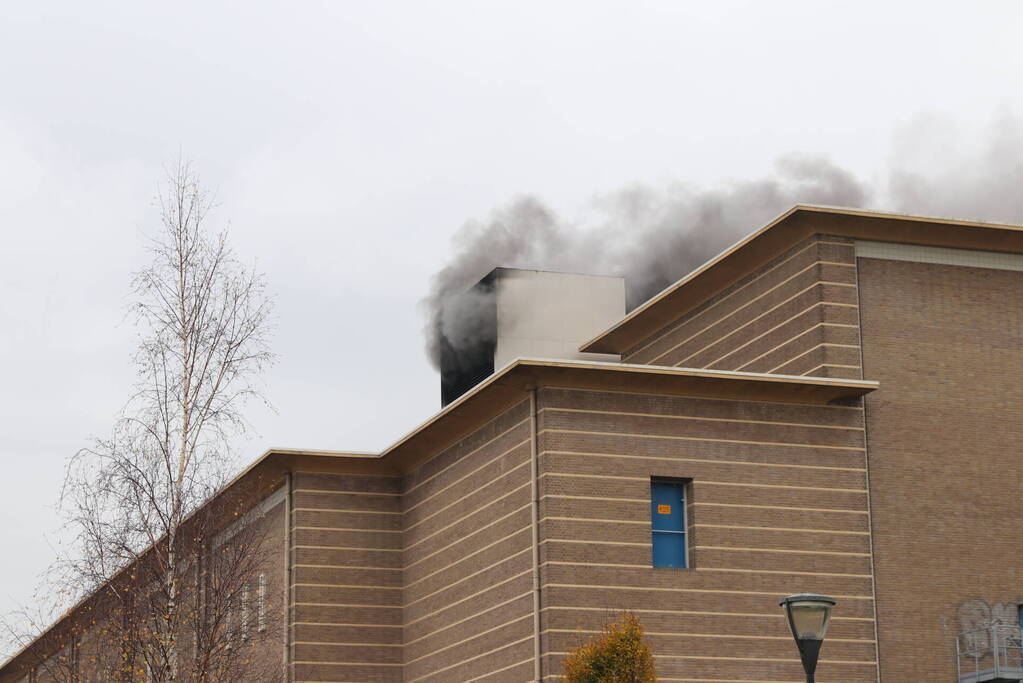 Flinke rookontwikkeling bij brand in hoogspanningscentrale